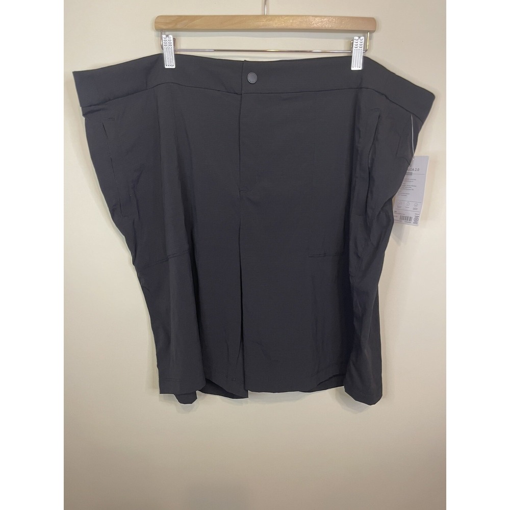 Athleta Size 26 Trekkie Bermuda 2.0 Shorts Lightweight Hiking Black NWT $59
